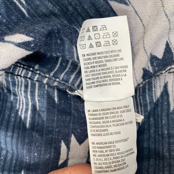 American Eagle Outfitters Men's Shirt M Classic Fit Aztec Southwestern Casual - Picture 7 of 8